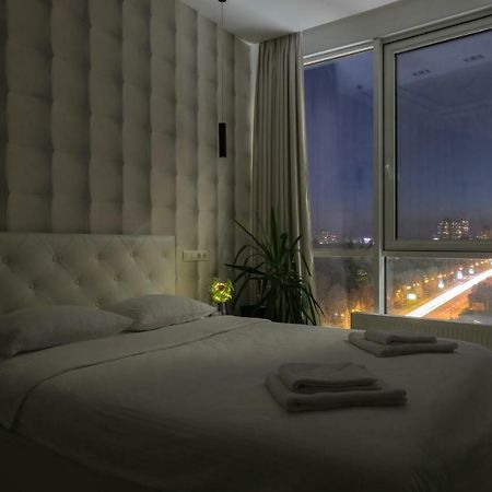Black&White Apartment In Smart Plaza Kiev Eksteriør bilde