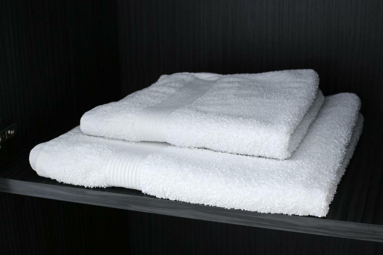 Black&White Apartment In Smart Plaza Kiev Eksteriør bilde
