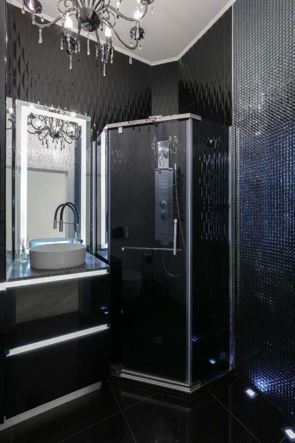 Black&White Apartment In Smart Plaza Kiev Eksteriør bilde