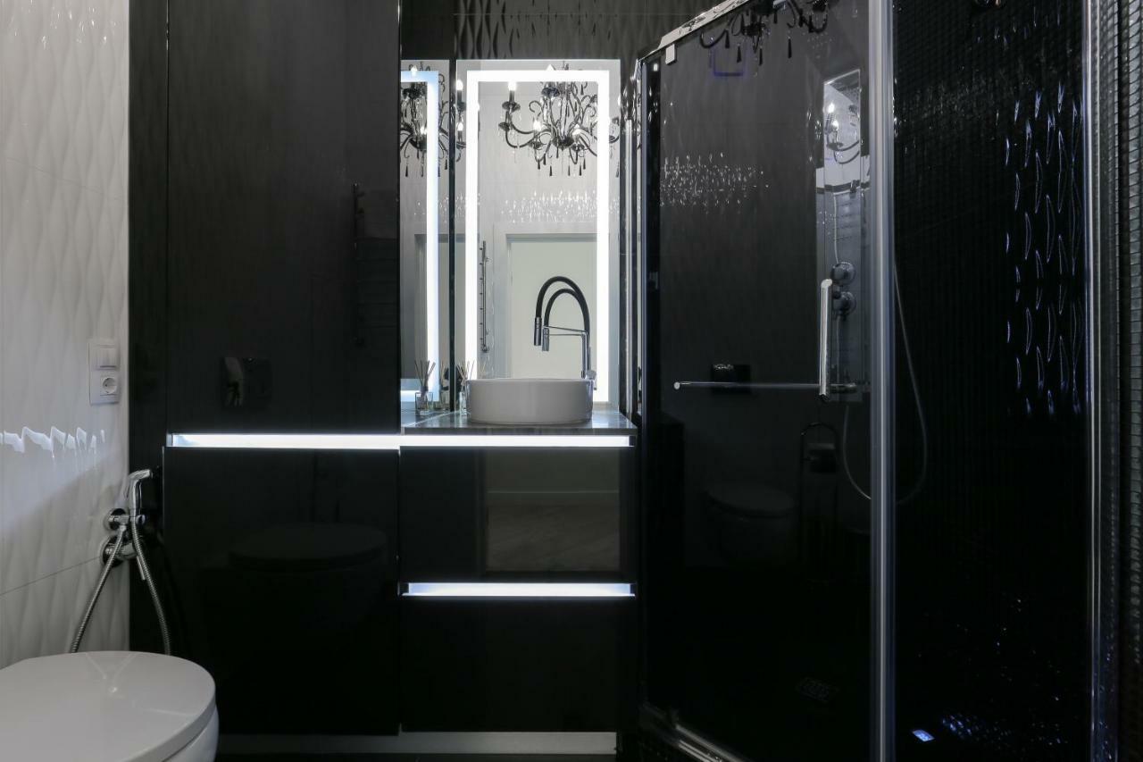 Black&White Apartment In Smart Plaza Kiev Eksteriør bilde