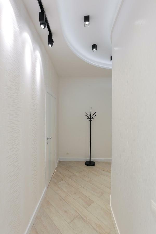 Black&White Apartment In Smart Plaza Kiev Eksteriør bilde
