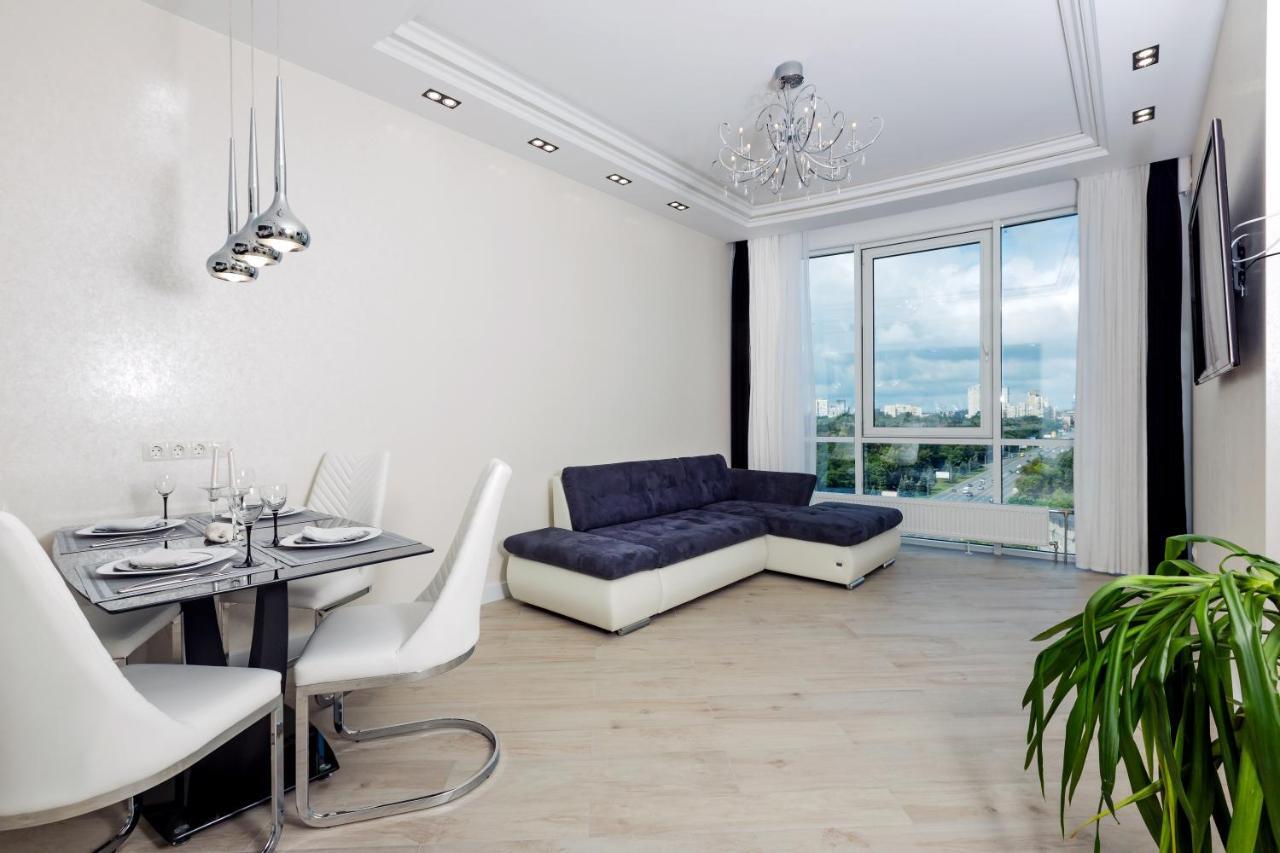 Black&White Apartment In Smart Plaza Kiev Eksteriør bilde